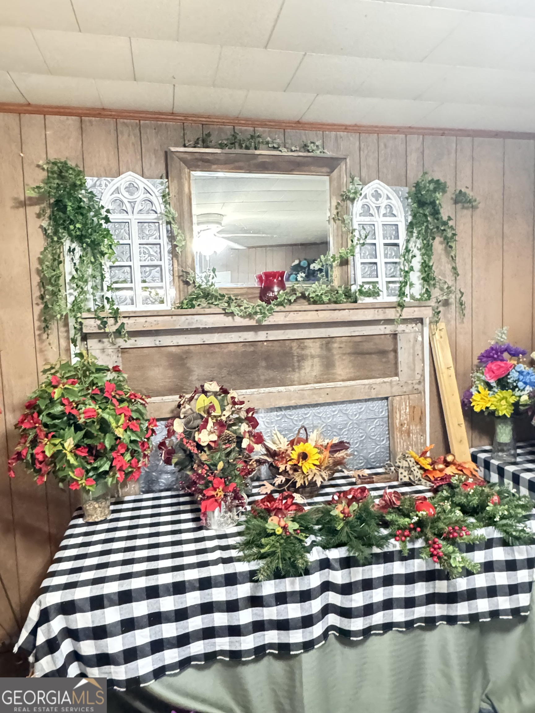 1199 West Main Street Centre, AL 35960 - Photo 2 of 11 a front view of a flower garden