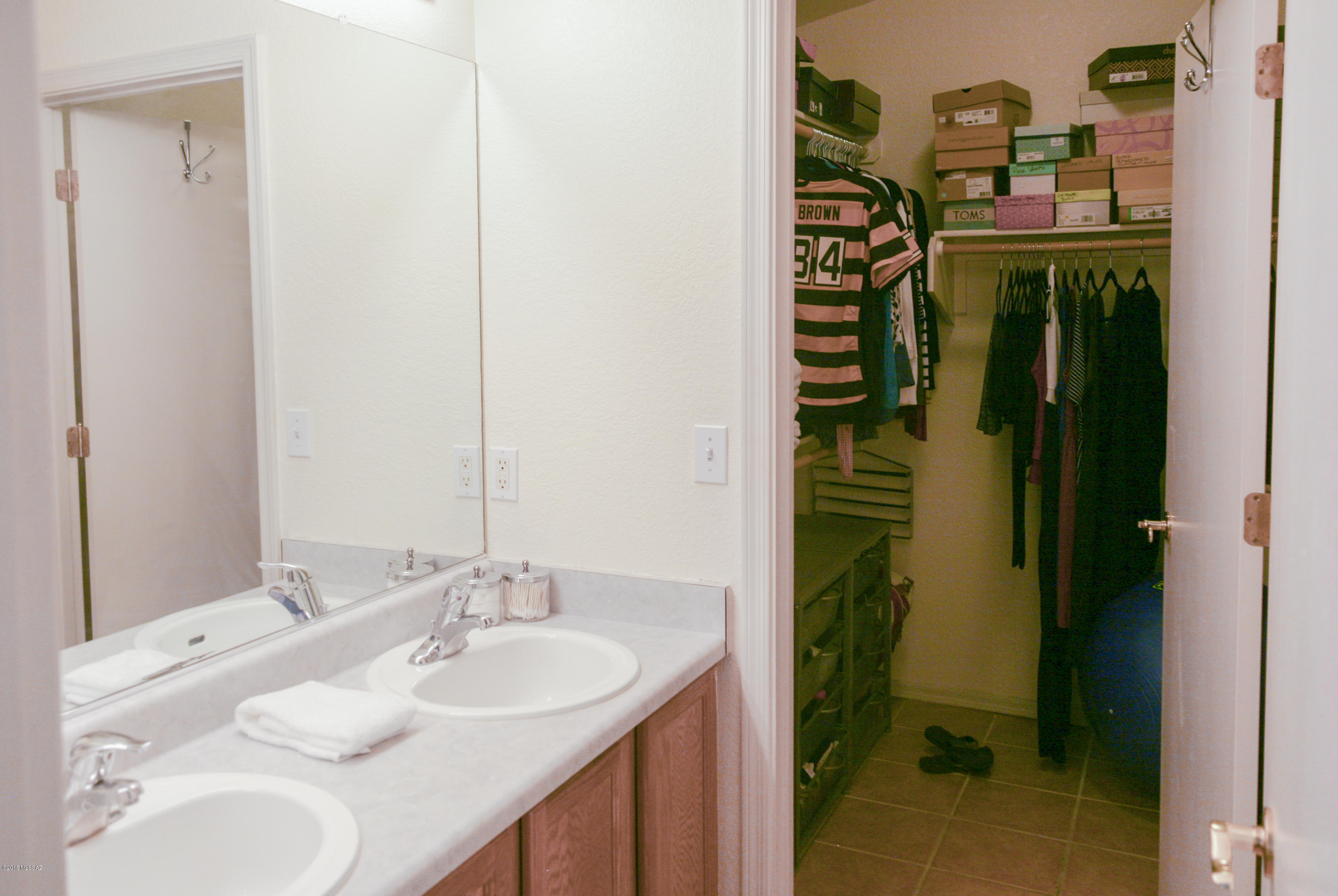 2422 West Rau River Road Tucson, AZ 85705 - Photo 8 of 18