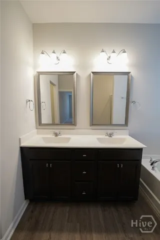 $2,400 | 142 Cumberland Way, Savannah, GA 31407