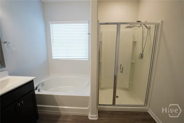 $2,400 | 142 Cumberland Way, Savannah, GA 31407