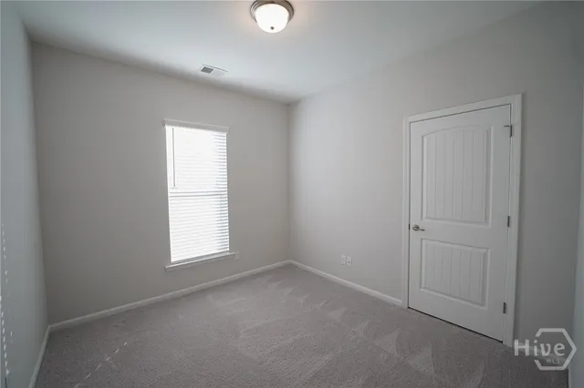 $2,400 | 142 Cumberland Way, Savannah, GA 31407