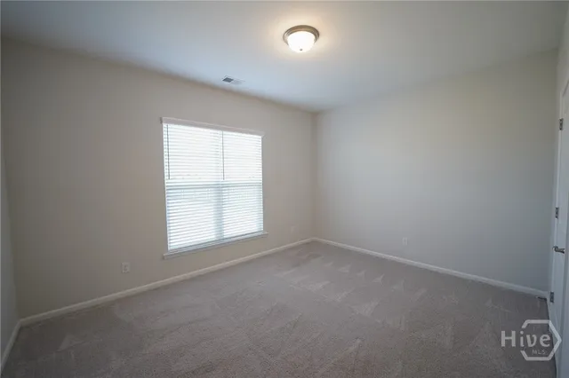 $2,400 | 142 Cumberland Way, Savannah, GA 31407