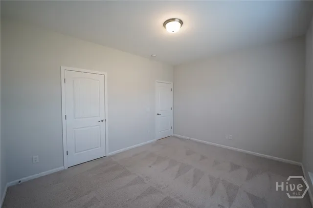 $2,400 | 142 Cumberland Way, Savannah, GA 31407