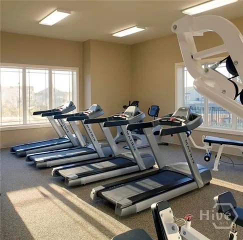 $2,400 | 142 Cumberland Way, Savannah, GA 31407