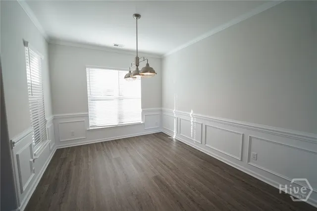 $2,400 | 142 Cumberland Way, Savannah, GA 31407