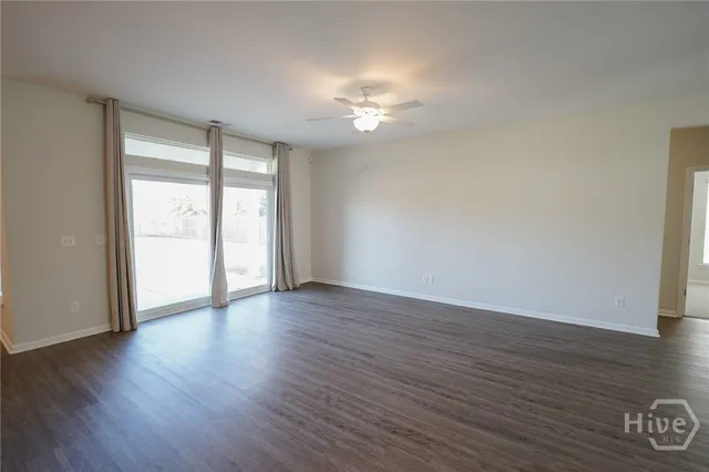 $2,400 | 142 Cumberland Way, Savannah, GA 31407