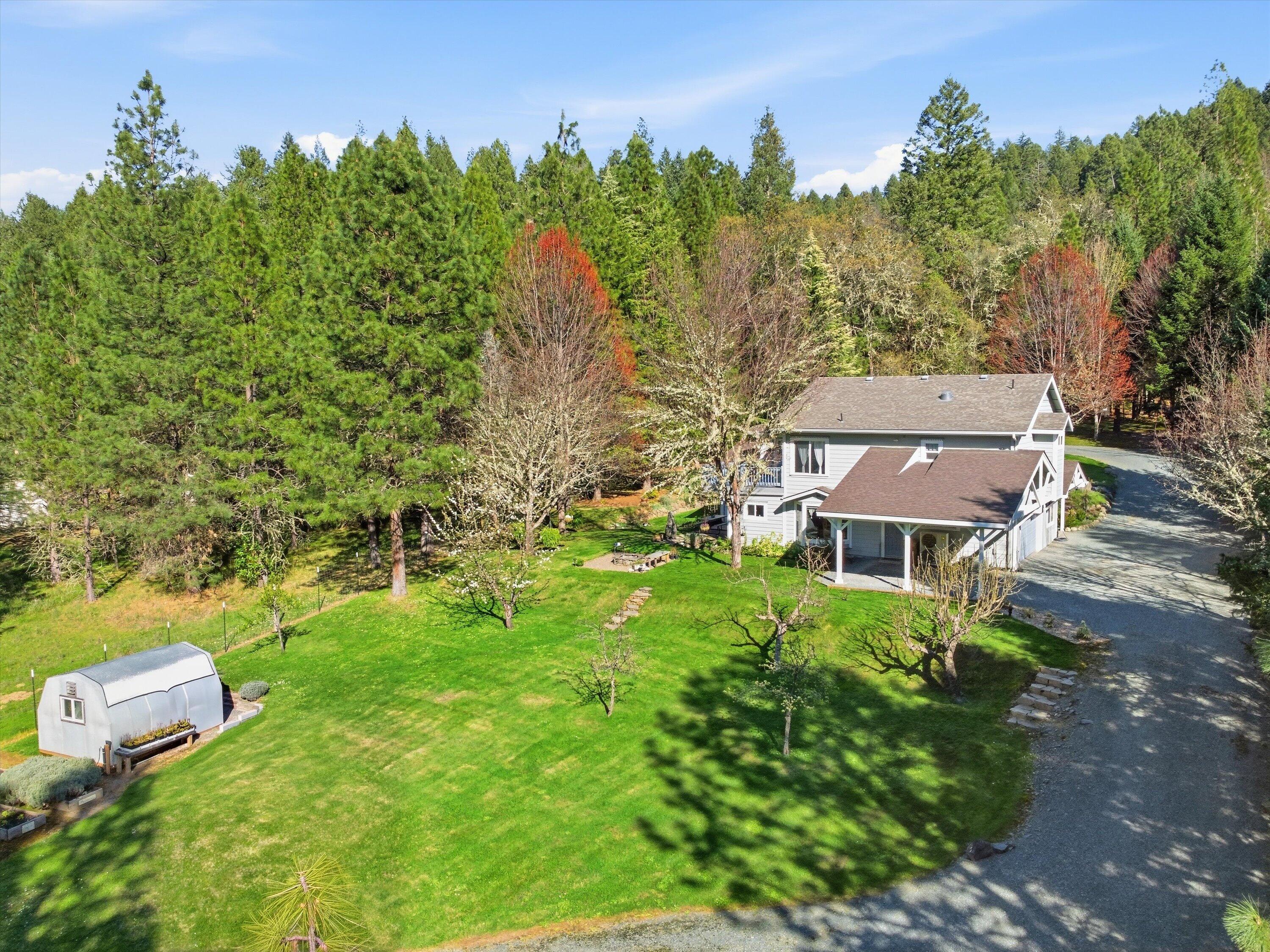 916 Ferry Road Grants Pass, OR 97526 - Photo 33 of 64 Aerial house 1
