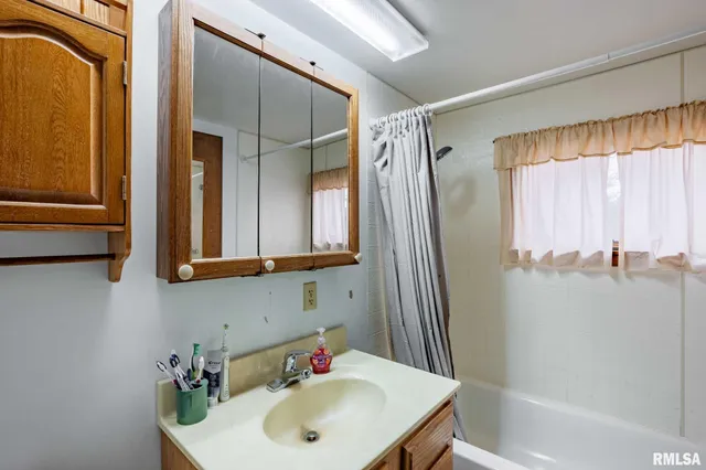 $139,000 | 1720 Camp Cedar Point Lane, Makanda, IL 62958