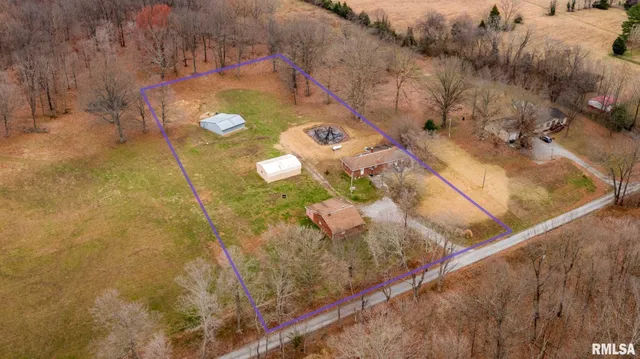 $139,000 | 1720 Camp Cedar Point Lane, Makanda, IL 62958