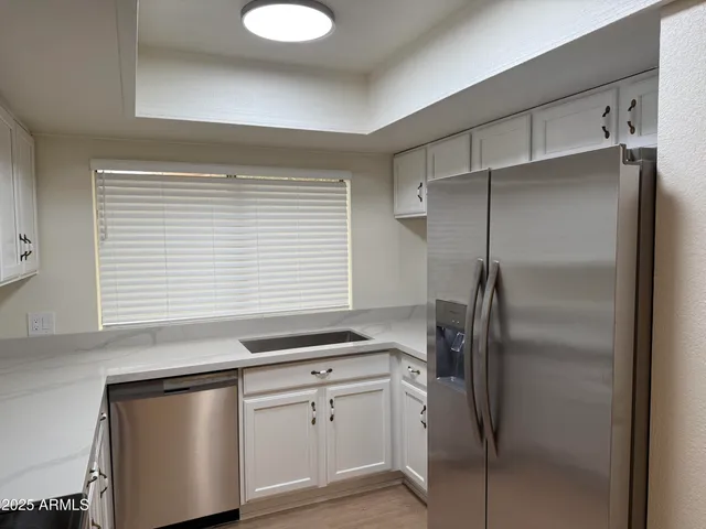 $2,350 | 1623 East Bluefield Avenue, Phoenix, AZ 85022