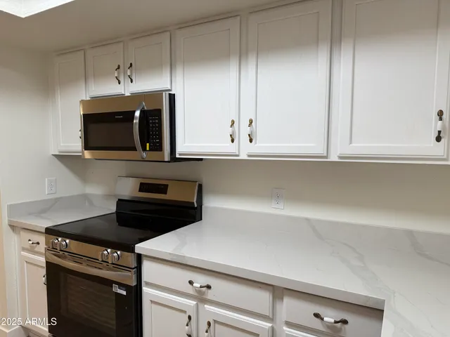 $2,350 | 1623 East Bluefield Avenue, Phoenix, AZ 85022