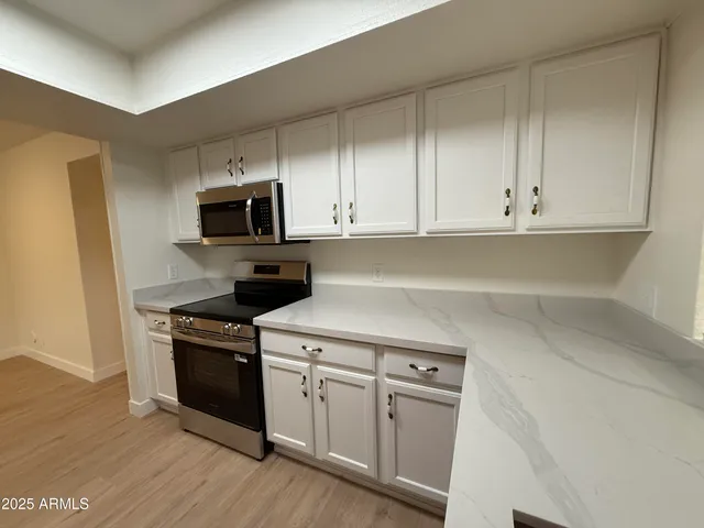 $2,350 | 1623 East Bluefield Avenue, Phoenix, AZ 85022