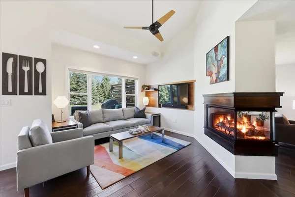 $835,000 | 17404 Springview Lane, Nine Mile Falls, WA 99026