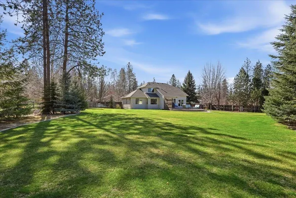 $835,000 | 17404 Springview Lane, Nine Mile Falls, WA 99026