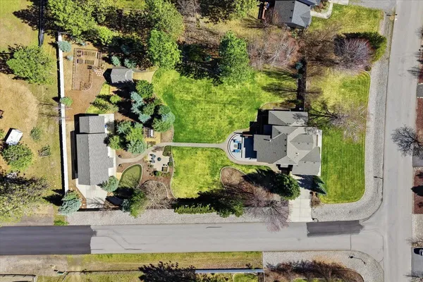 $835,000 | 17404 Springview Lane, Nine Mile Falls, WA 99026