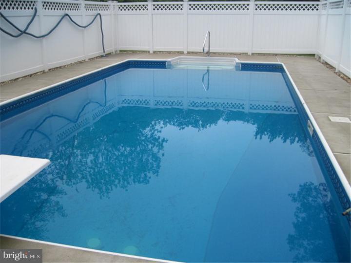 40 Tattletown Road Hamilton, NJ 08620 - Photo 20 of 22 Family Room