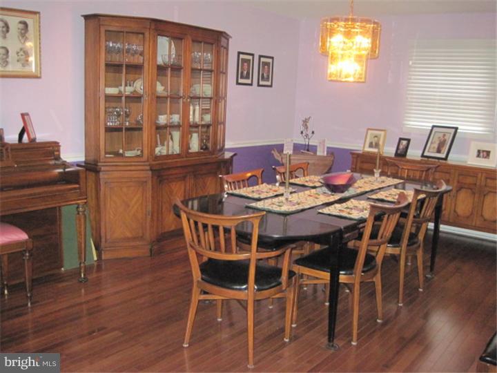 40 Tattletown Road Hamilton, NJ 08620 - Photo 6 of 22 Dining Room