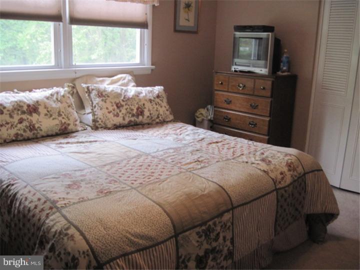 40 Tattletown Road Hamilton, NJ 08620 - Photo 10 of 22 Master Bathroom
