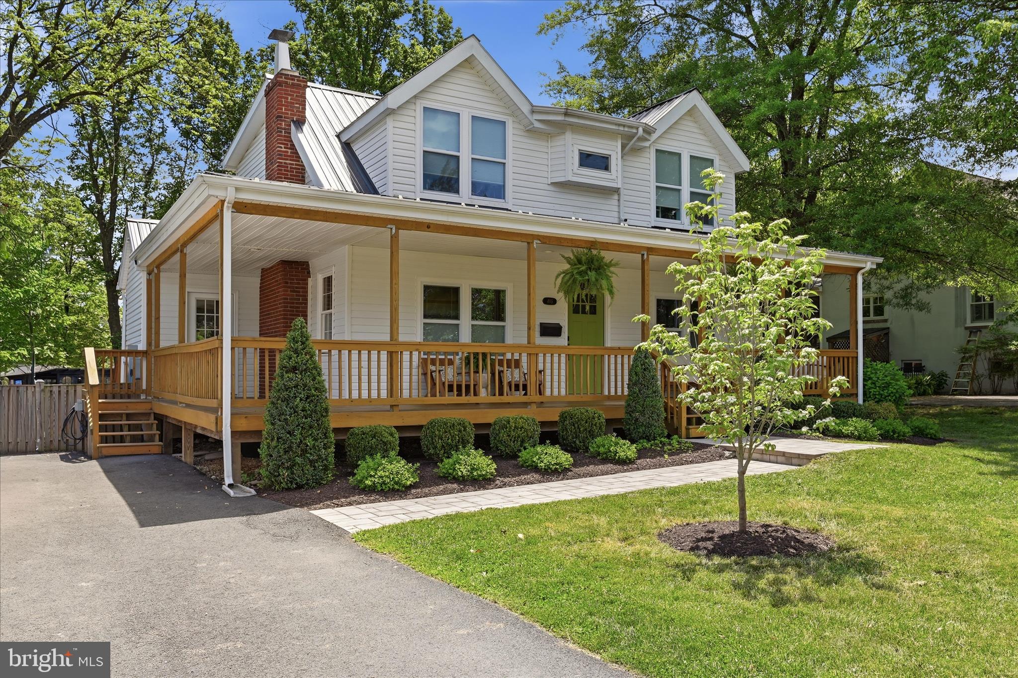 405 Edwards Ferry Road Northeast Leesburg, VA 20176 - Photo 91 of 95 Front Exterior