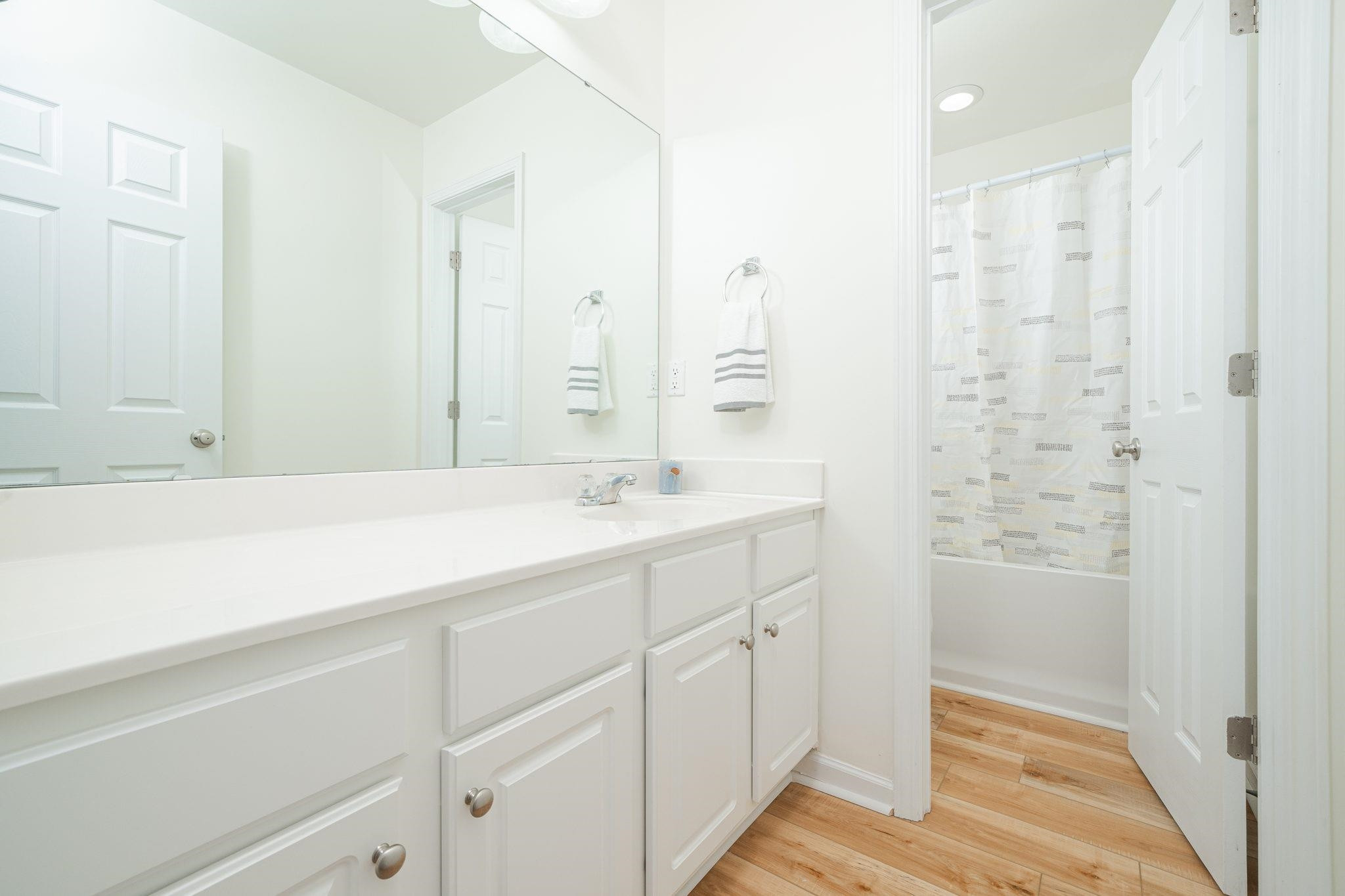 2942 Settle In Lane Raleigh, NC 27614 - Photo 17 of 25 Private Bath for Bedroom 2