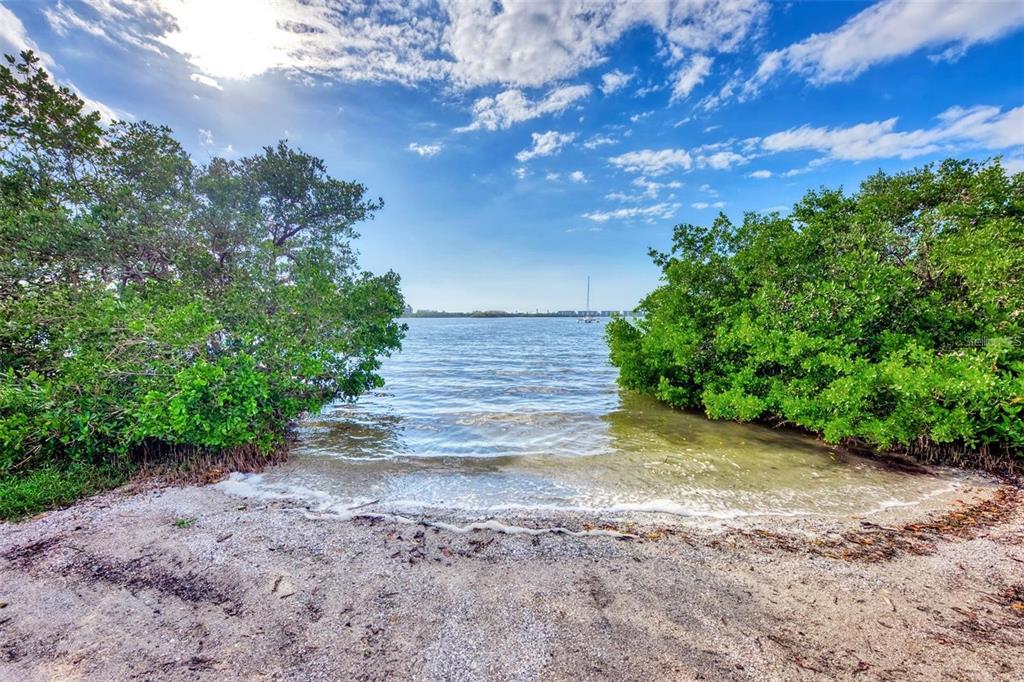 1738 Wharf Road Sarasota, FL 34231 - Photo 4 of 15
