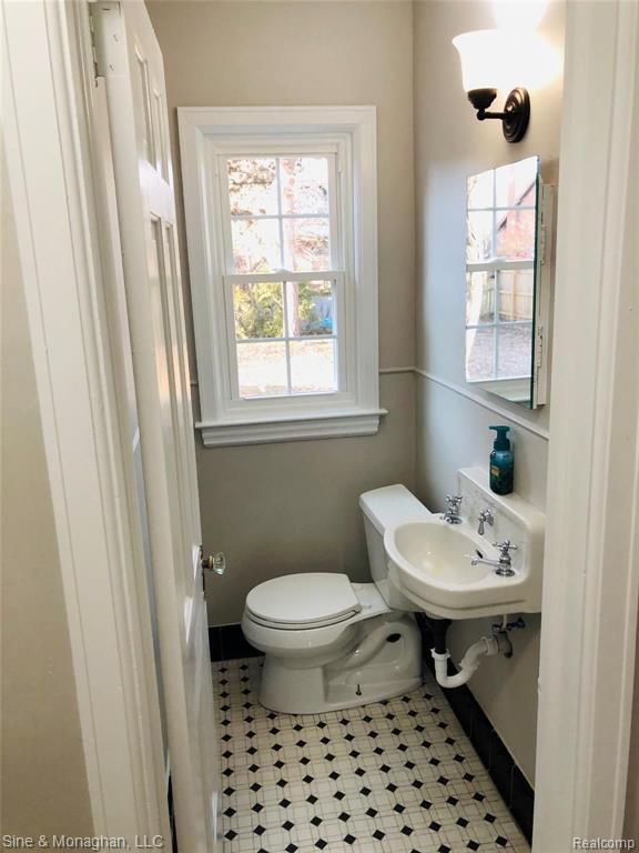 721 Pemberton Road Grosse Pointe Park, MI 48230 - Photo 16 of 41
