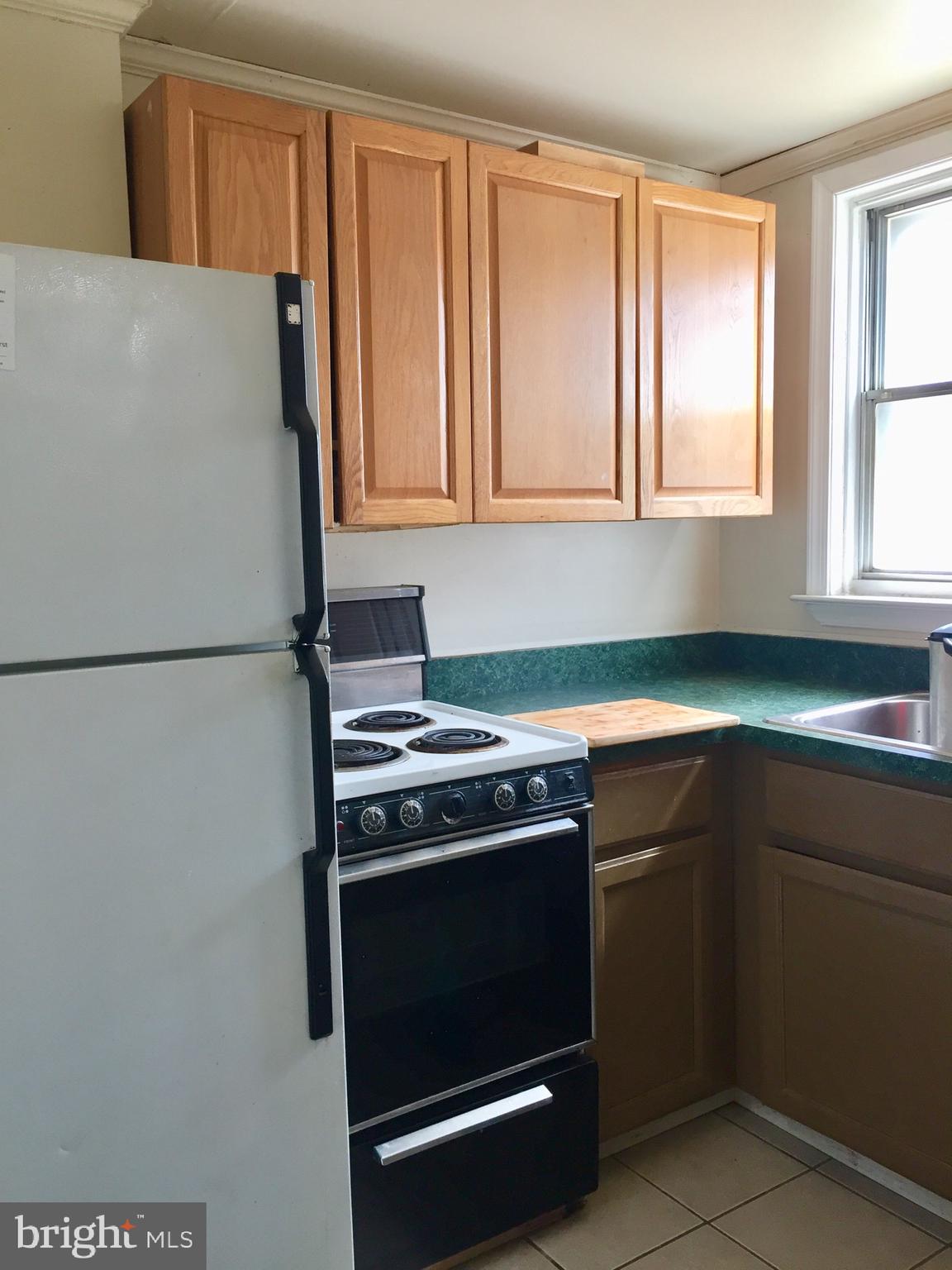 260 Springton Road Upper Darby, PA 19082 - Photo 6 of 10