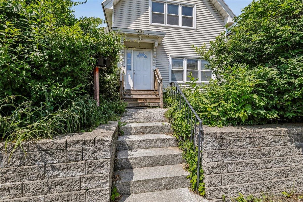 336 Spruce Street Manchester, NH 03103 - Photo 3 of 44