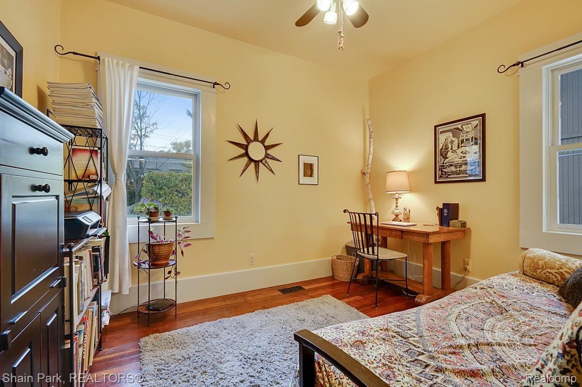 322 Ferndale Avenue Rochester, MI 48307 - Photo 14 of 27 Bedroom, Main Floor.jpg