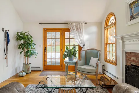 $1,095,000 | 6 Castle Clare Circle, Wakefield, MA 01880