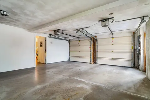 $1,095,000 | 6 Castle Clare Circle, Wakefield, MA 01880