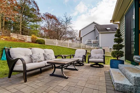 $1,095,000 | 6 Castle Clare Circle, Wakefield, MA 01880