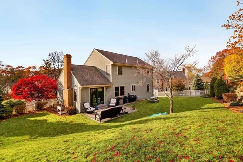 $1,095,000 | 6 Castle Clare Circle, Wakefield, MA 01880