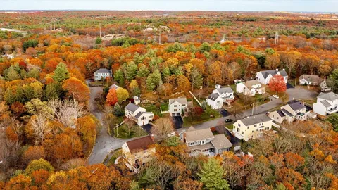 $1,095,000 | 6 Castle Clare Circle, Wakefield, MA 01880