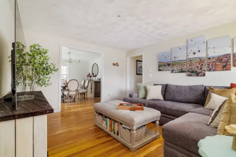 $1,095,000 | 6 Castle Clare Circle, Wakefield, MA 01880