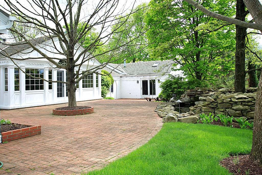 1920 Highgate Road Upper St. Clair, PA 15241 - Photo 3 of 21 Gallery Image 3