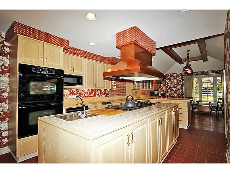 1920 Highgate Road Upper St. Clair, PA 15241 - Photo 10 of 21 Kitchen.