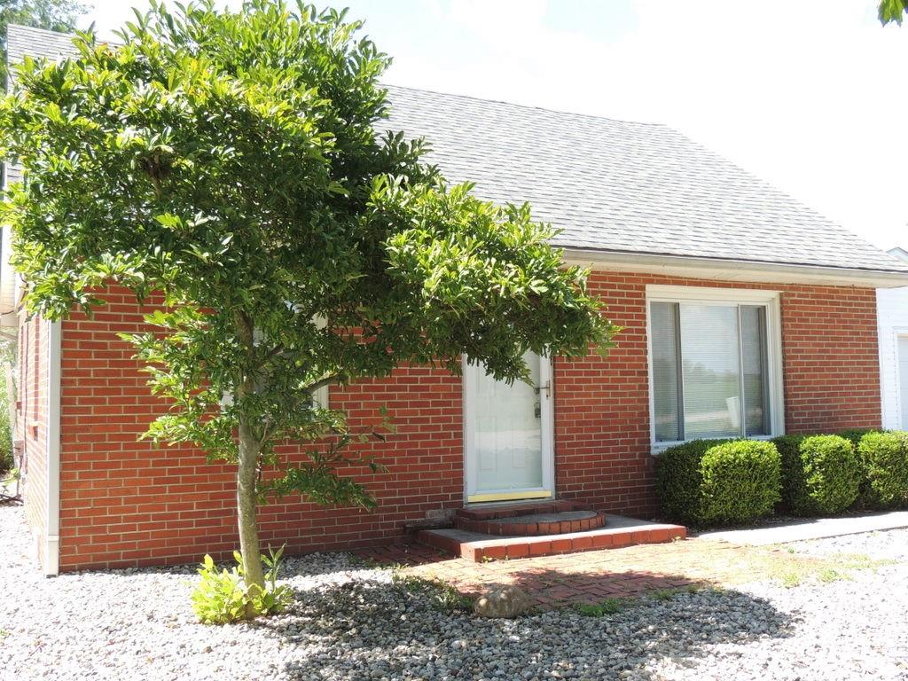9815 South 300 West Pendleton, IN 46064 - Photo 3 of 29