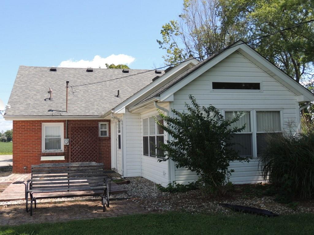 9815 South 300 West Pendleton, IN 46064 - Photo 4 of 29