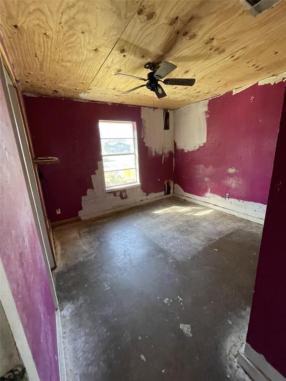 202 Spur Ranch Road Trinidad, TX 75163 - Photo 12 of 20 a view of a livingroom with a window