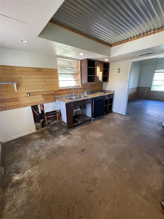202 Spur Ranch Road Trinidad, TX 75163 - Photo 5 of 20 a living room with furniture and a flat screen tv