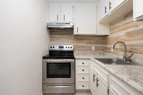 $145,000 | 470 North Villa Court, Unit 109, Palm Springs, CA 92262