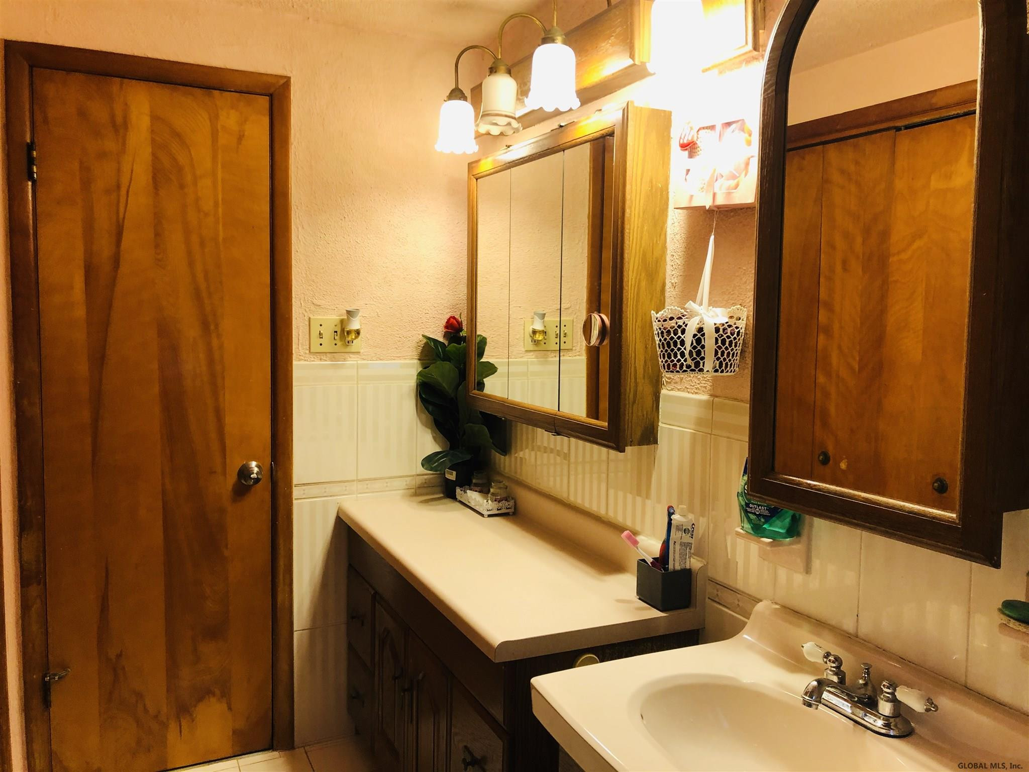 1282 Hawthorn Road Niskayuna, NY 12309 - Photo 17 of 35 Photo 17