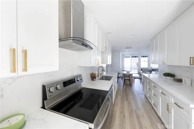 $1,095,000 | 4001 Warner Avenue, Huntington Beach, CA 92649