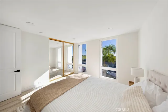 $1,095,000 | 4001 Warner Avenue, Huntington Beach, CA 92649