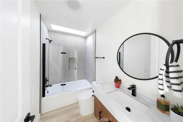 $1,095,000 | 4001 Warner Avenue, Huntington Beach, CA 92649