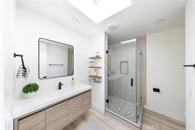 $1,095,000 | 4001 Warner Avenue, Huntington Beach, CA 92649