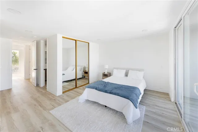 $1,095,000 | 4001 Warner Avenue, Huntington Beach, CA 92649