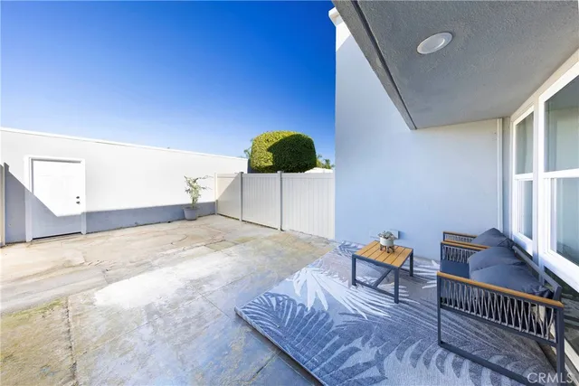 $1,095,000 | 4001 Warner Avenue, Huntington Beach, CA 92649