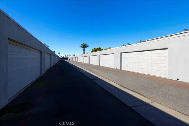 $1,095,000 | 4001 Warner Avenue, Huntington Beach, CA 92649